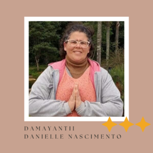 Profª. Damayantii - Tantra Yoga